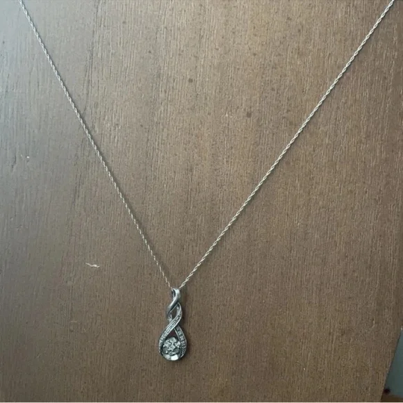 Elegant Silver w/Diamonds Necklace - Picture 3 of 9